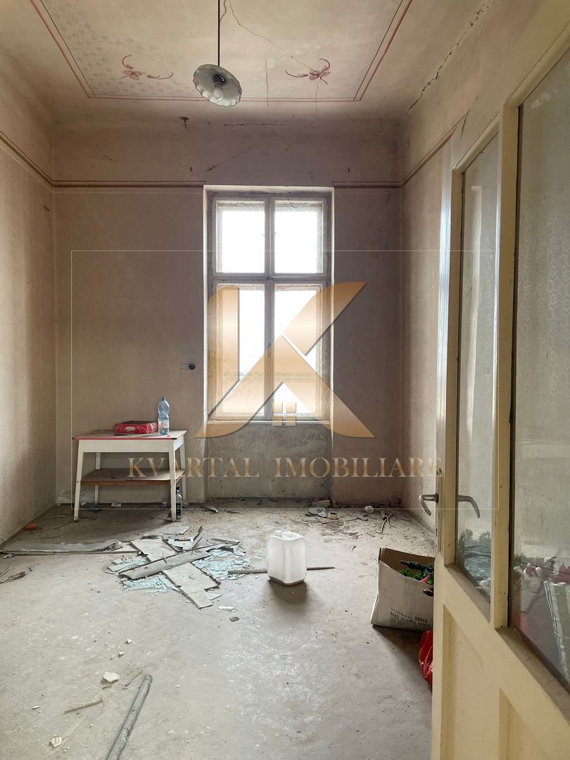 Apartament generos cu 5 camere , 202 mp utili , Zona Centrală! - Poză 2