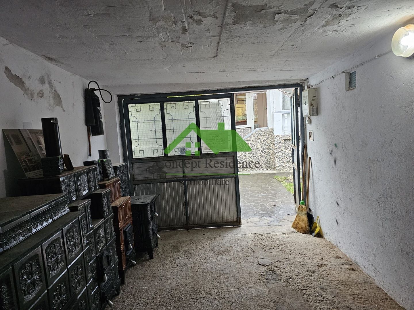 🏡 Casă cu demisol, parter și mansardă – Str. Victoriei, zonă centrală - Poză 12