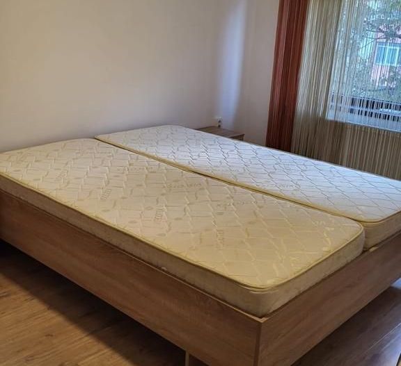 De Vanzare Apartament 3 camere in Vila Sebastian sect 5 - Poză 4