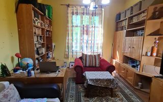 Apartament 2 camere,curte comuna/4 proprietari - Poză 9