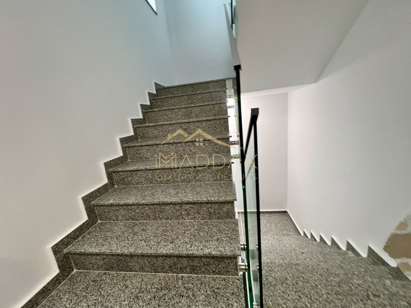 Apartament *3 Camere  // Baneasa - Sector 1 - Poză 18