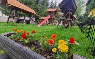 Casa ta de vacanta, imbratisata de natura,3 terase, parcare, Poiana Brasov - Poză 3