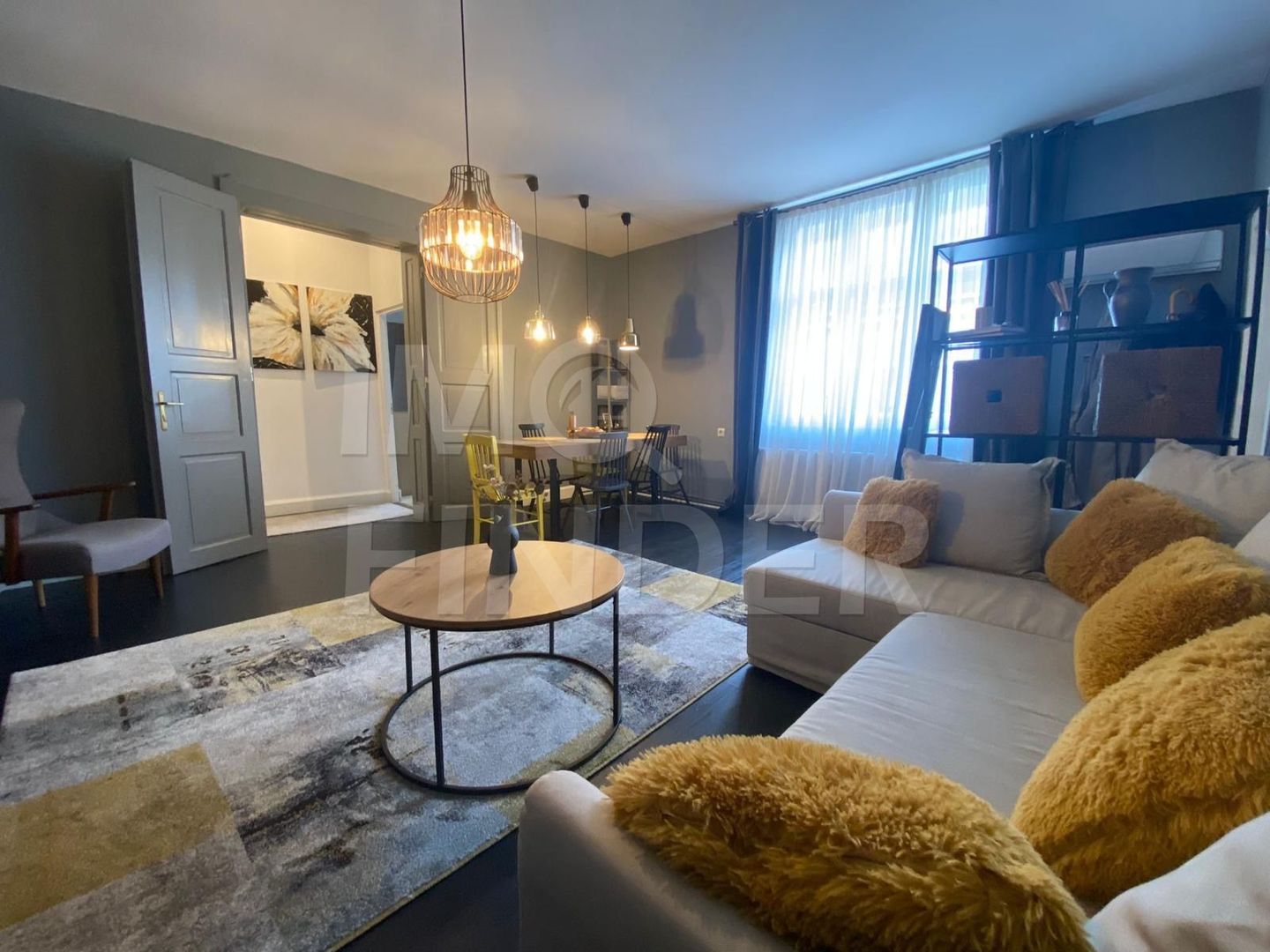 Vanzare 3 camere, in vila, Zona Piata Engels, renovat complet - Poză 1