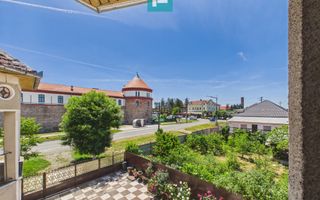 Casă/vilă cu 10 camere – Ineu, centru - Poză 20