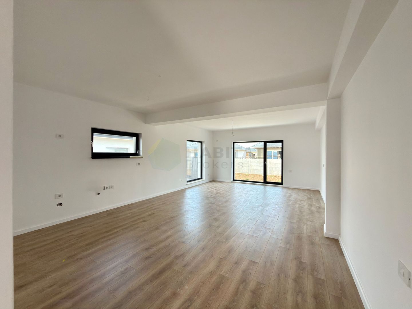 Casa 4 camere pe parter-Tunari | Teren 400 mp - Poză 7