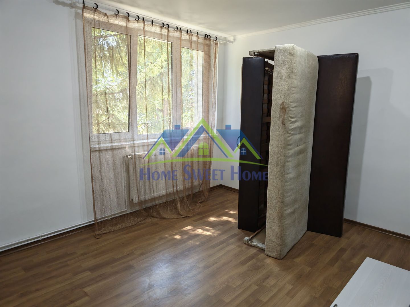 Garsoniera etaj 1, zona Pietonala(in spate la SuperBet), 35mp, dec.! - Poză 4