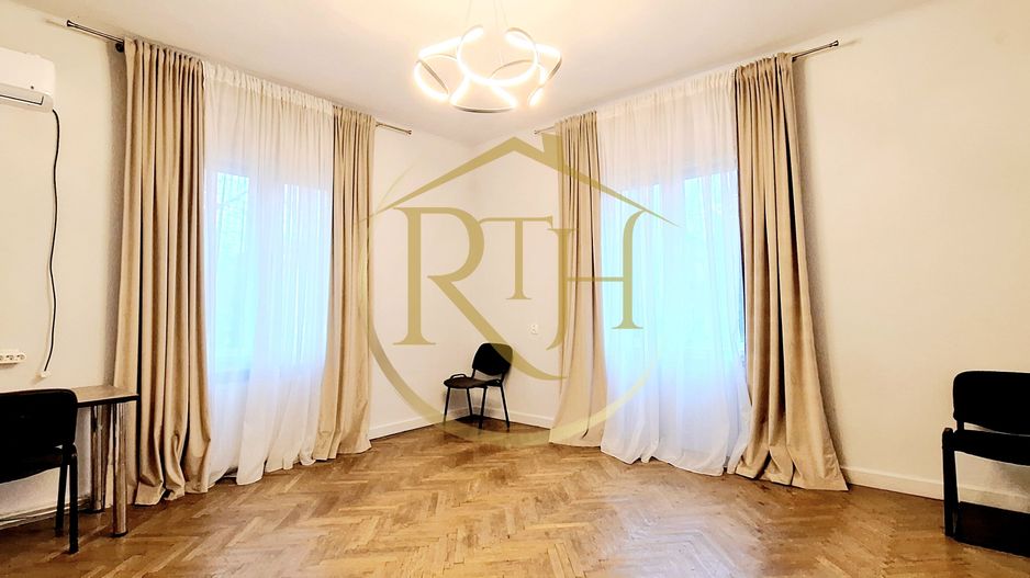 Oferim spre inchiriere, apartament cu 3 camere, spatios, aproape de Centru - Poză 1