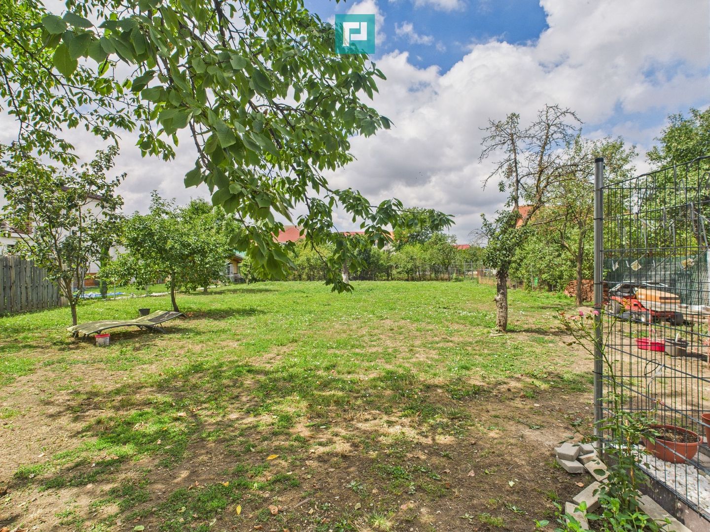 Vilă spațioasă cu 6 camere în Dumbrăvița - Poză 30