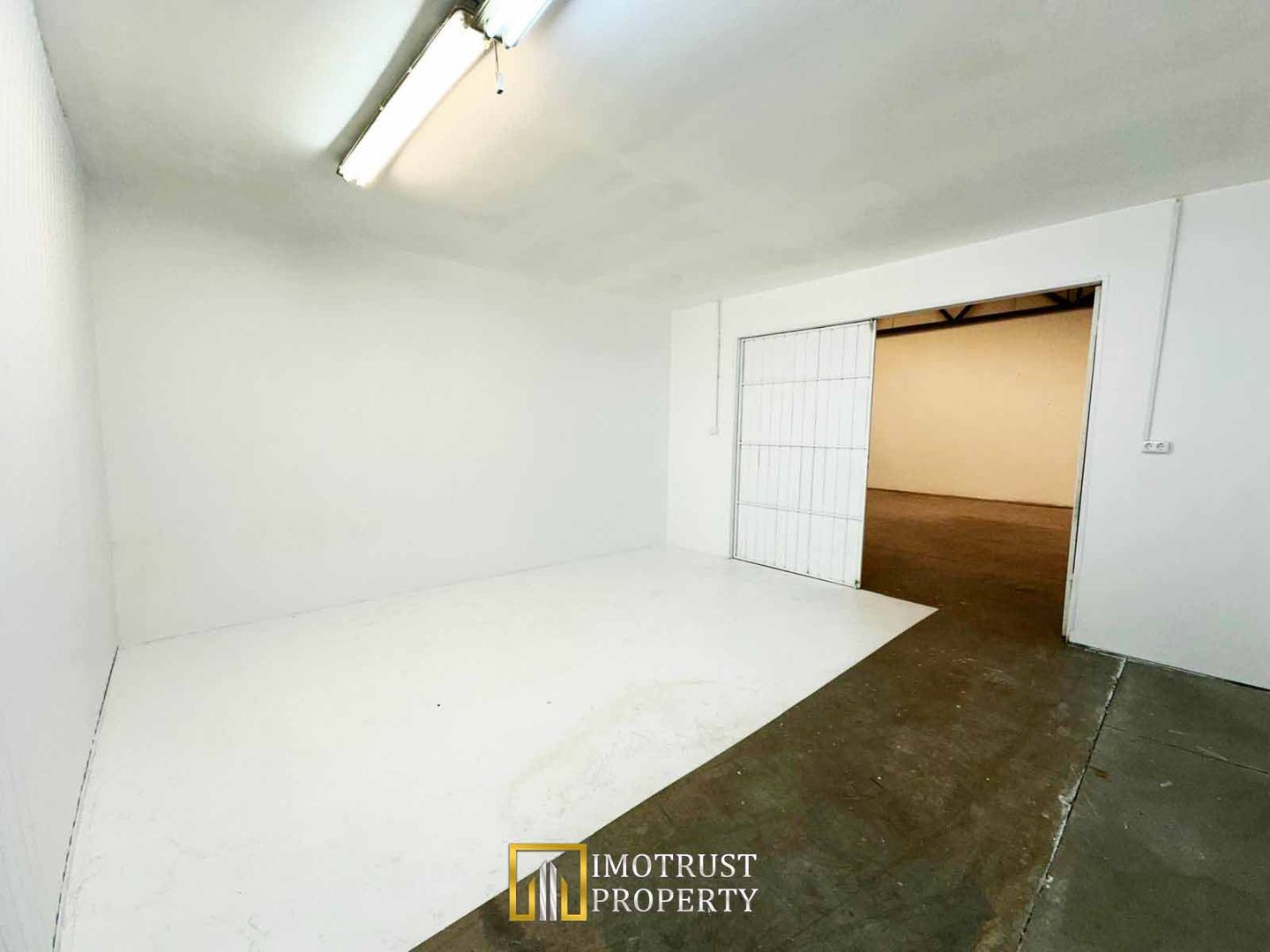 HALA INDUSTRIALA DE INCHIRIAT  338 MP, ARAD - Poză 7