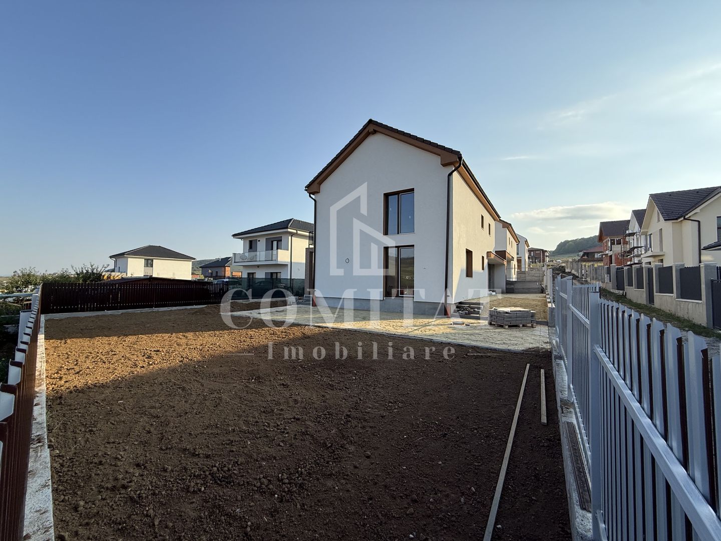 Case cu garaj Chinteni zona străzii Ana Aslan - Poză 3