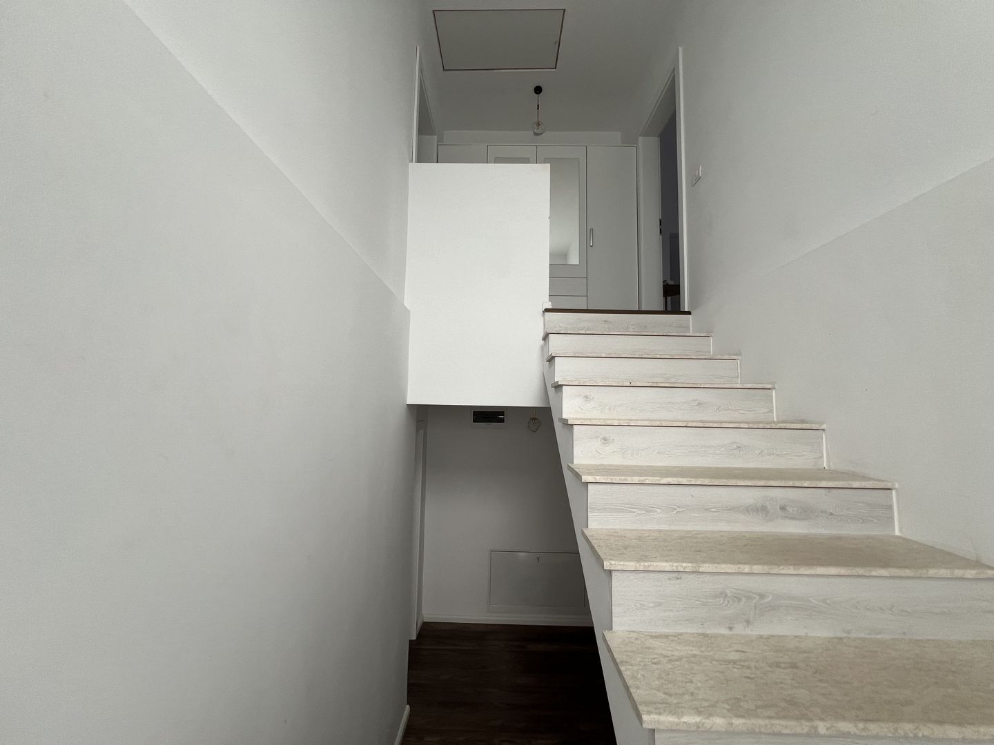 Vila lux cu curte - Mogosoaia (COMISION ZERO) - Poză 16