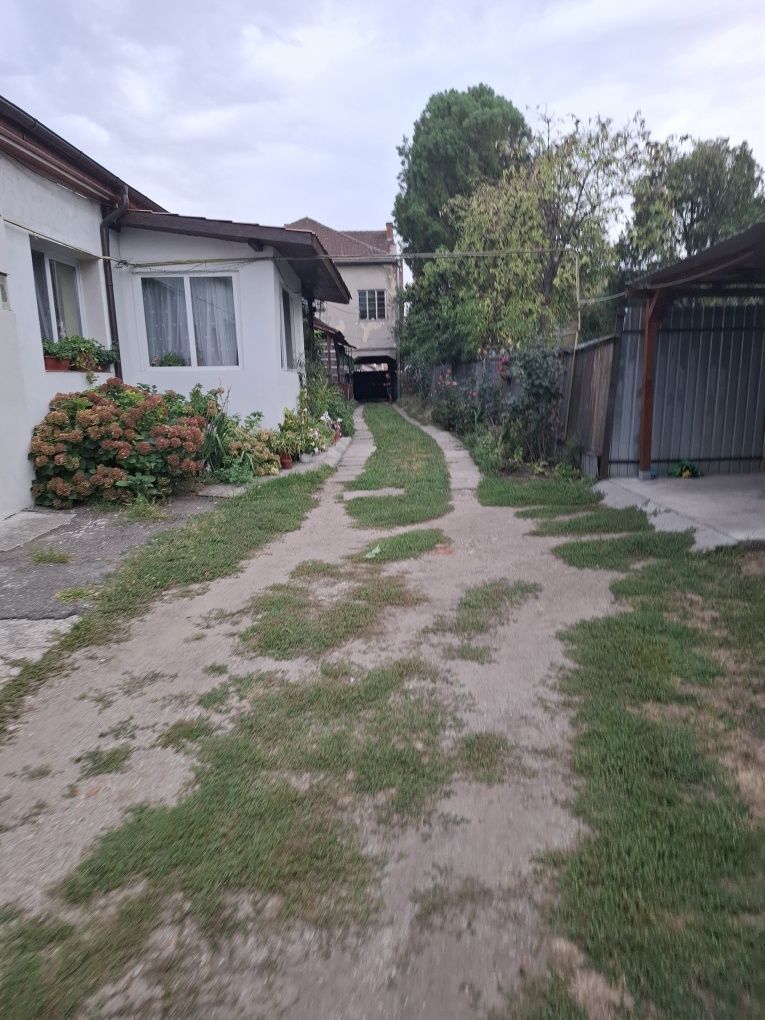 Vand casa  3 camere central - Poză 3