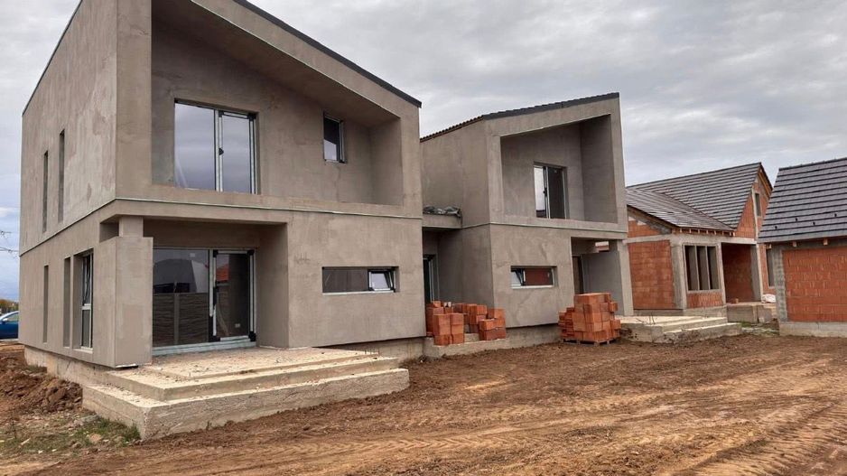 Duplex separat prin camera tehnica, Ghiroda! - Poză 1