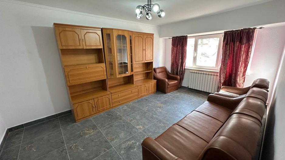 Apartament 3 camere | Bd. Tomis |  Zona Tomis 3 | Poziție excelentă - Poză 2