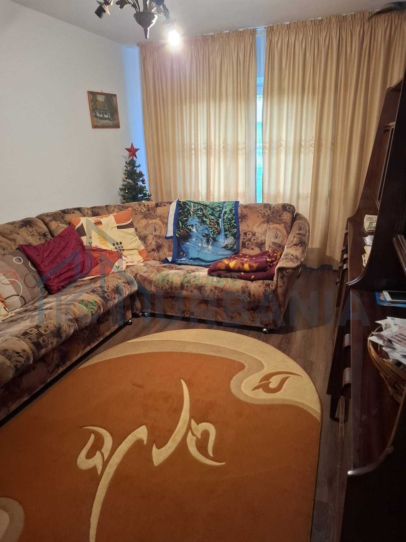 Apartament cu 3 camere, decomandat, etaj 1, str. Toma Cozma, Iași - Poză 1