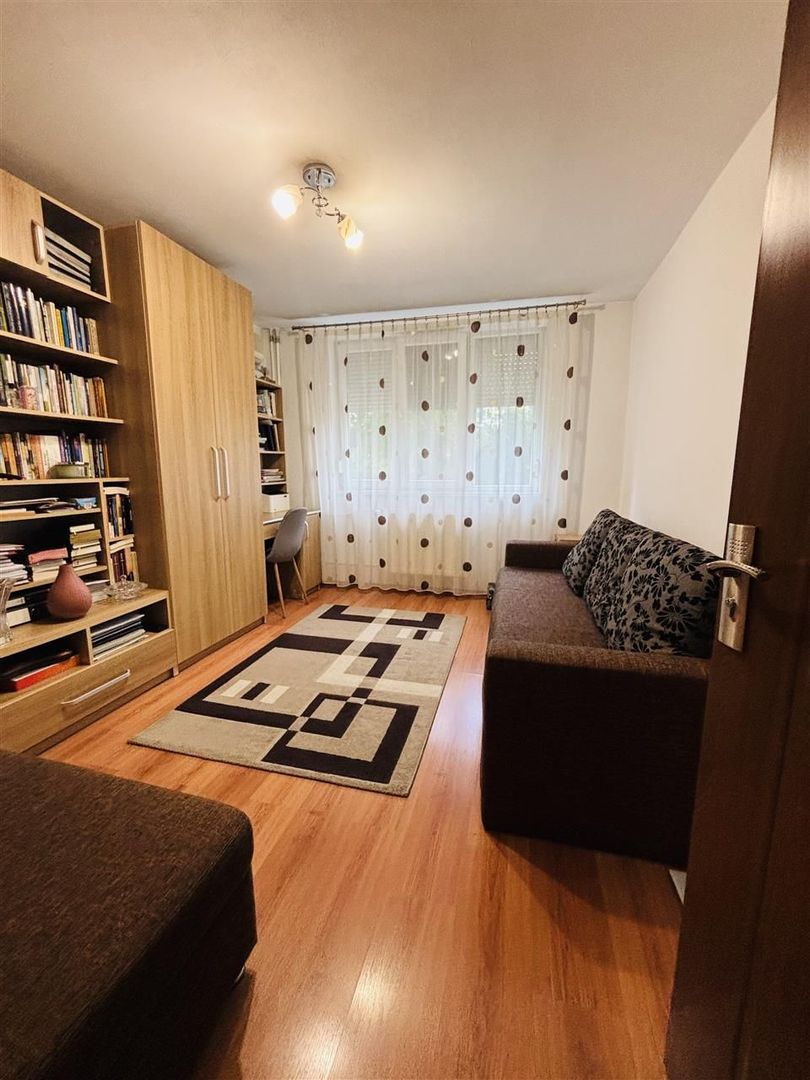 APARTAMENT CU 2 CAMERE DECOMANDAT ZONA ROGERIUS - Poză 2