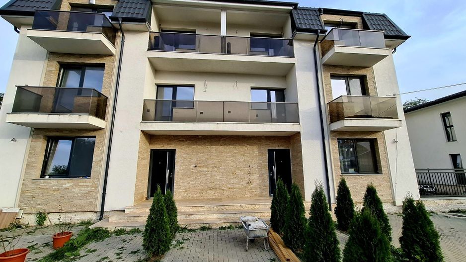 BUFTEA - APARTAMENT 3 CAMERE CU TRERASA SI CURTE. - Poză 1