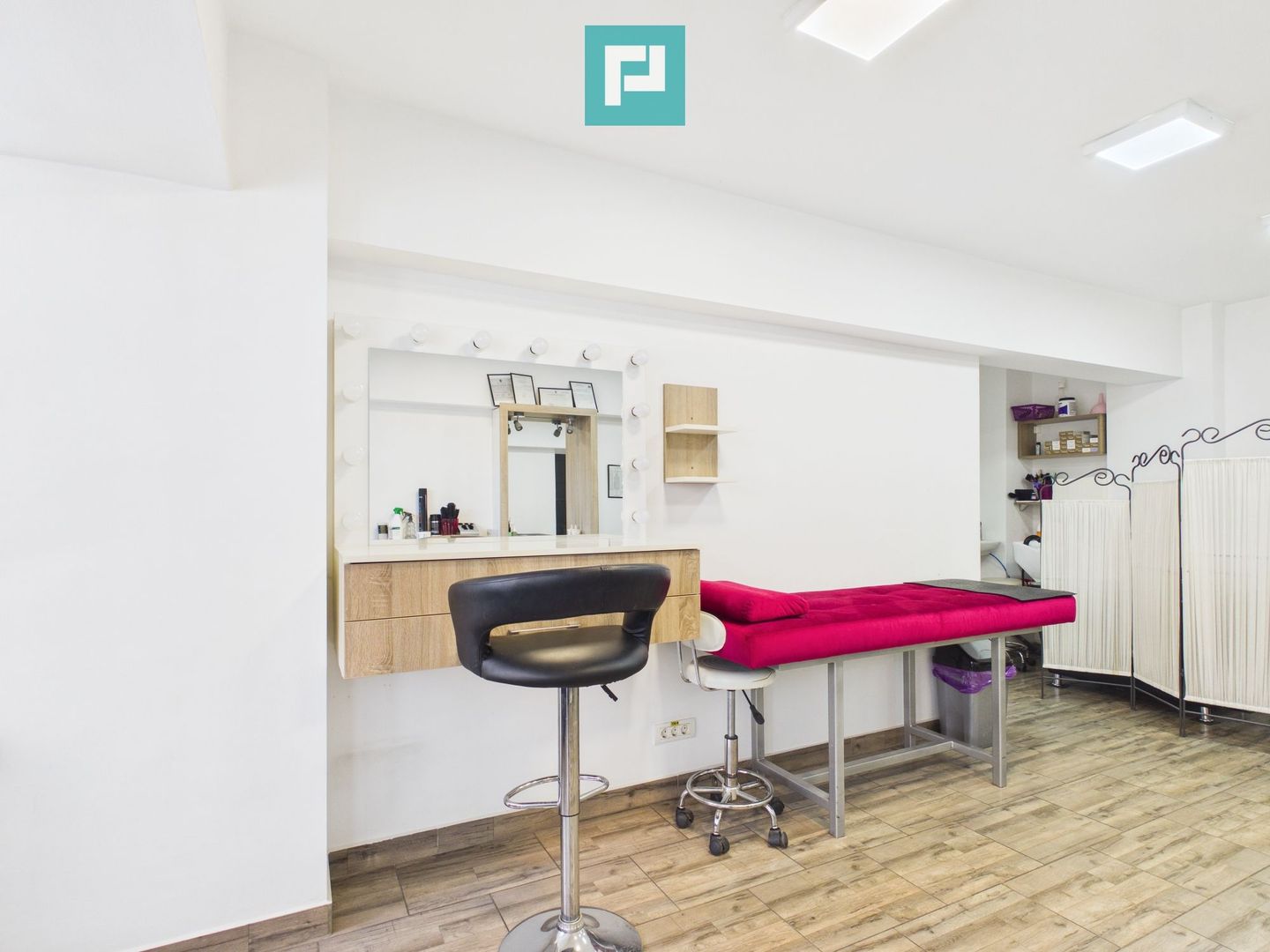 Spațiu Make-Up în salon - Poză 6