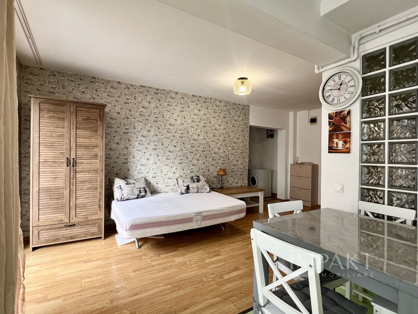 Apartament cu 3 camere semidecomandat in Buna Ziua - Poză 2