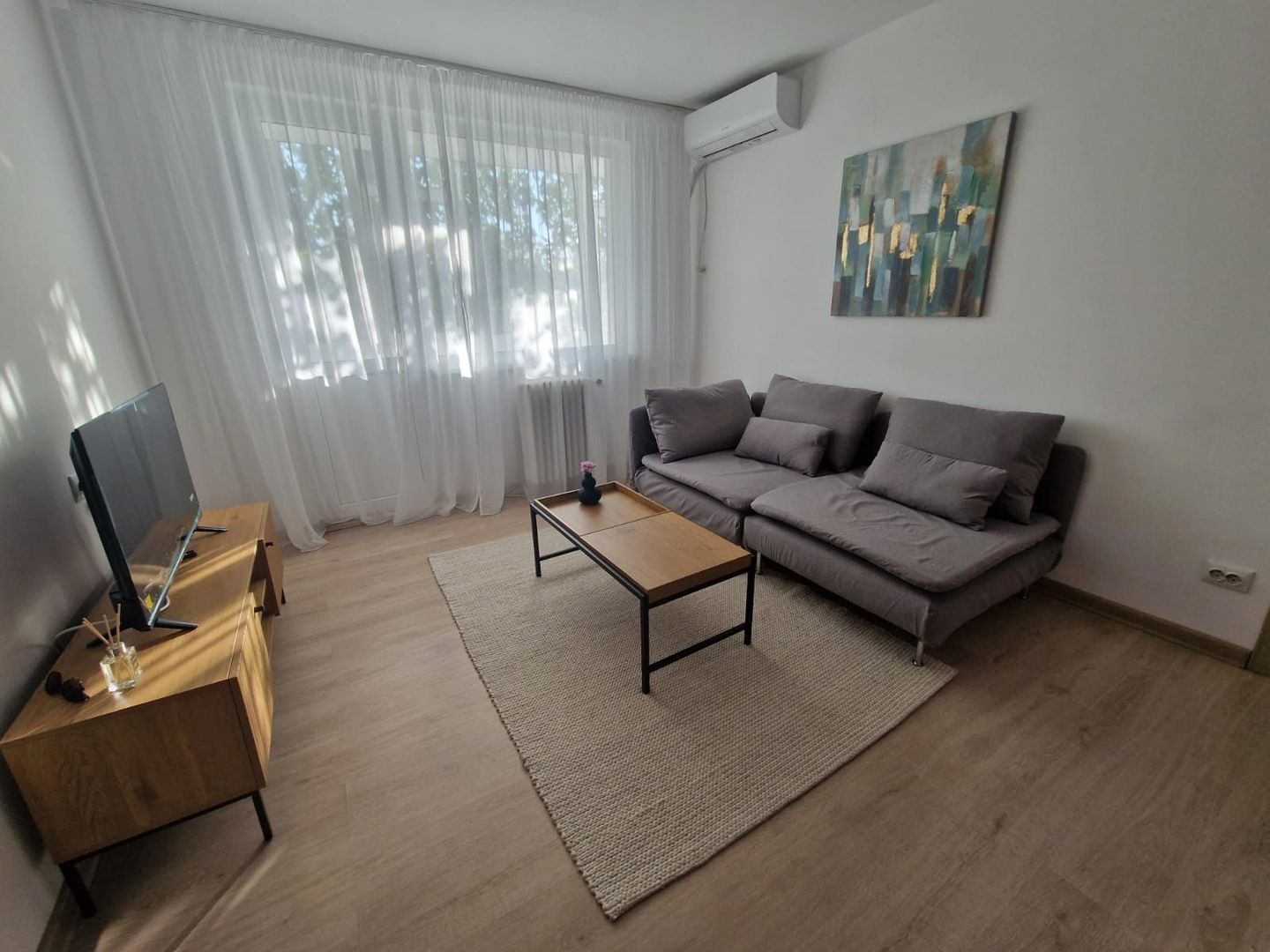 APARTAMENT 3 CAMERE 1 MAI | METROU - Poză 2