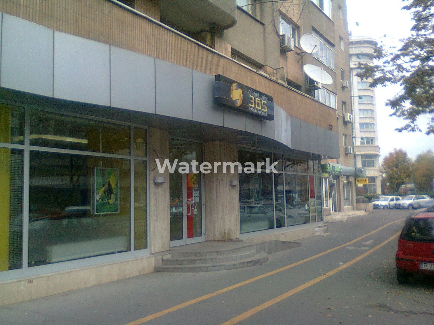 Spatiu comercial de inchiriat - Poză 2