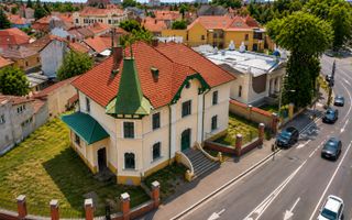 Investiție trophy asset | Clădire reprezentativă în centrul Oradiei - Poză 1