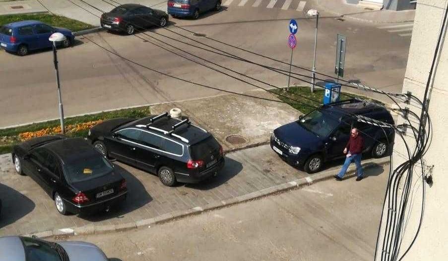 BRASADAS vinde ap 2 cam + living etaj 2 in zona Pta Romana. - Poză 1