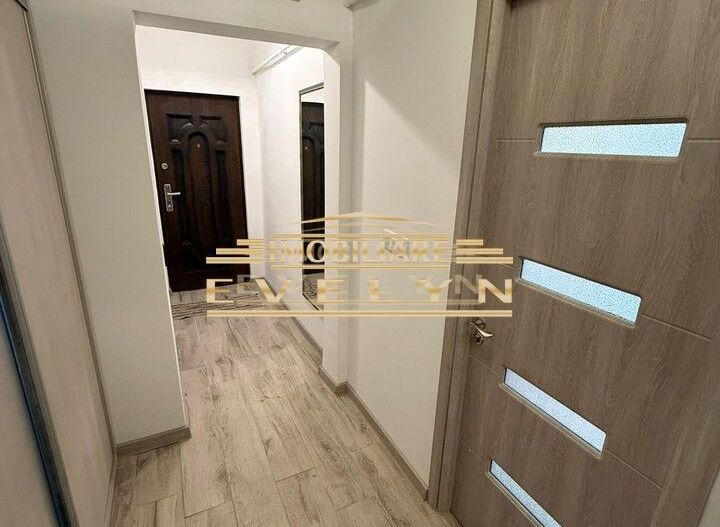 De vânzare apartament 2 camere – Pietonalul Unirii - Poză 4