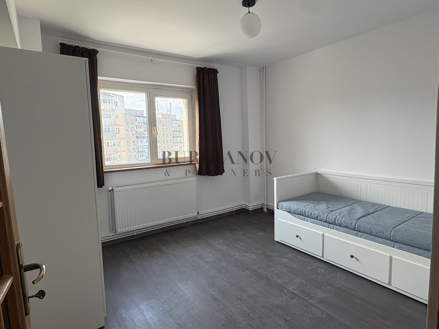 Apartament cu 4 camere  - centrală proprie - Tineretului - Timpuri Noi - Poză 13