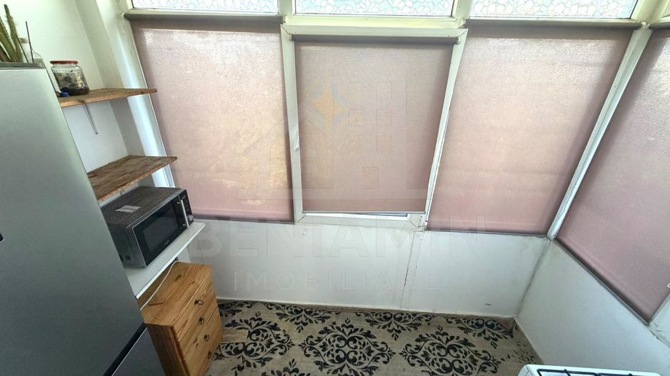 Apartament 3 camere si 2 bai Rovine decomandat 67mp  an1985 - Poză 8