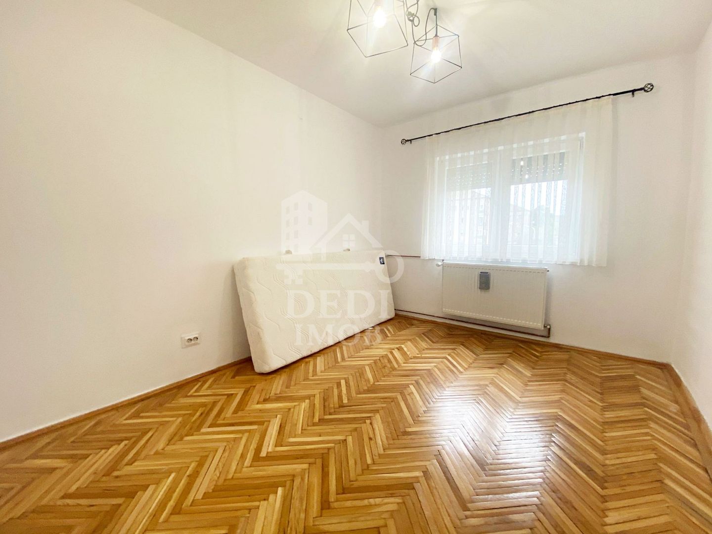 Apartament 3 camere de inchiriat in zona Rogerius, Oradea - Poză 3
