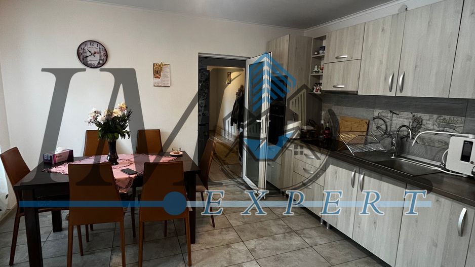 Casa renovata de vânzare in Lancram - Poză 2