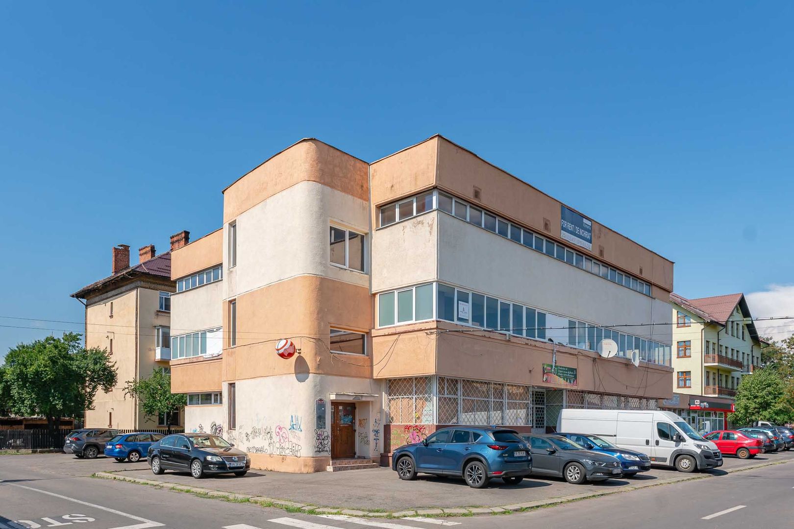 Oportunitate Investițională Unică în Brașov cu Randament 17% - Poză 1