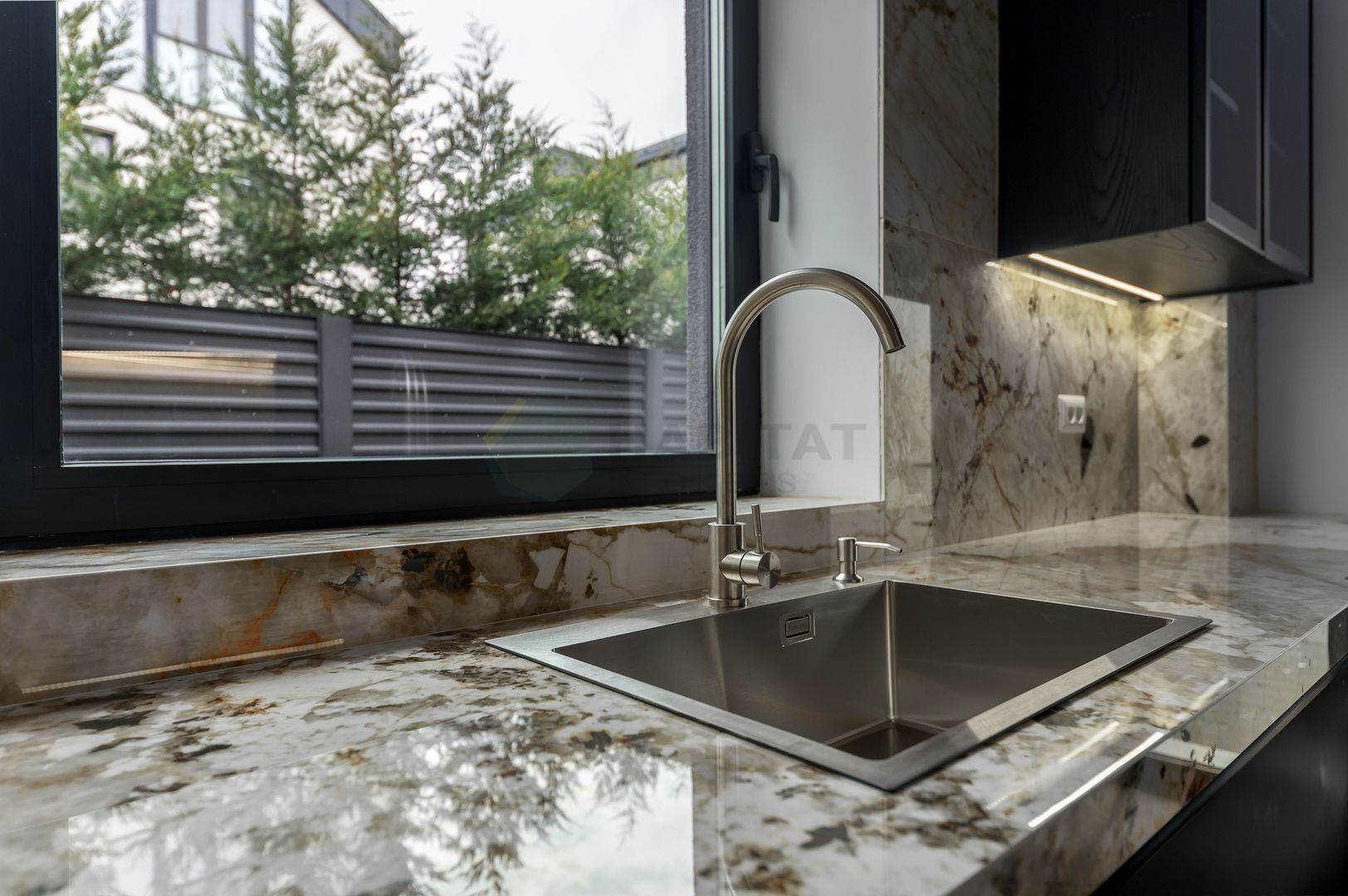 VILA IANCU NICOLAE, stil mediteranean, 5 dormitoare, 3 terase, gradina - Poză 12