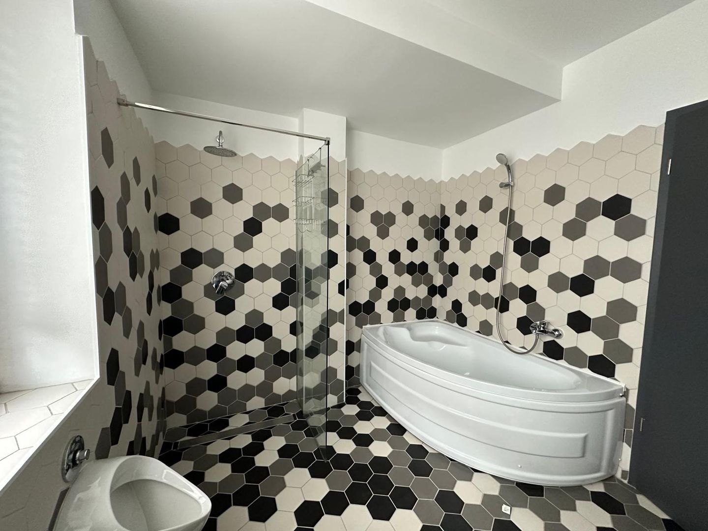 Vila Individuală Elegantă cu 6 camere, Curte Proprie–Padurea Baneasa - Poză 9