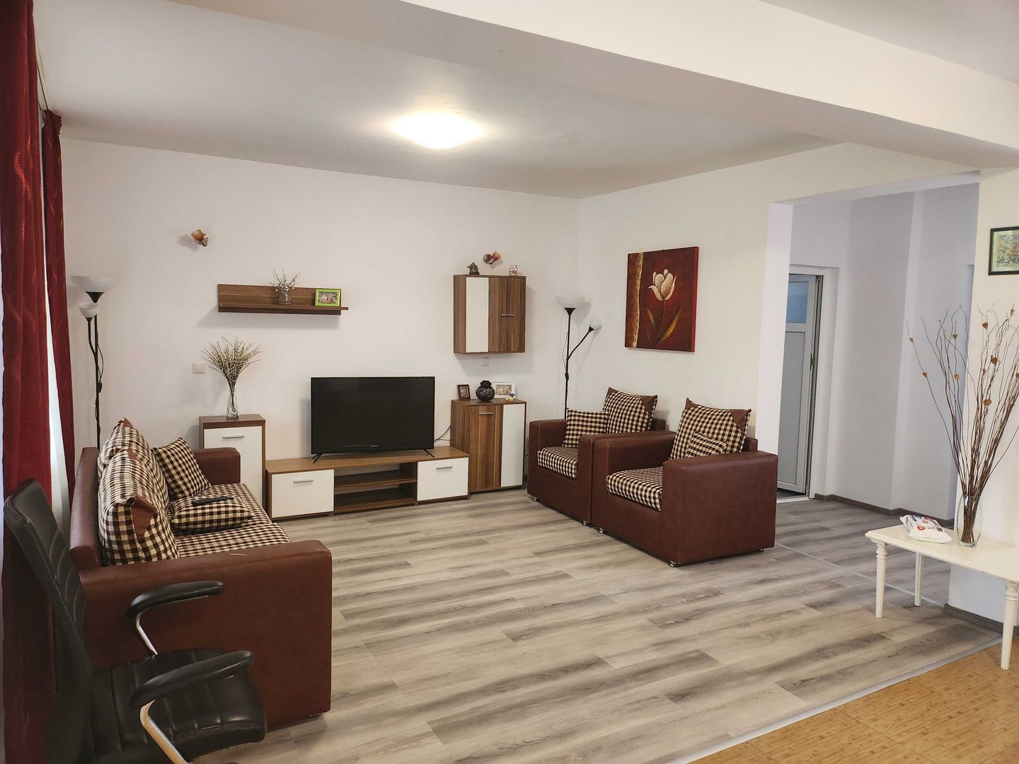 Închiriere vilă 7 camere, Eforie Nord | Termen lung - Poză 1