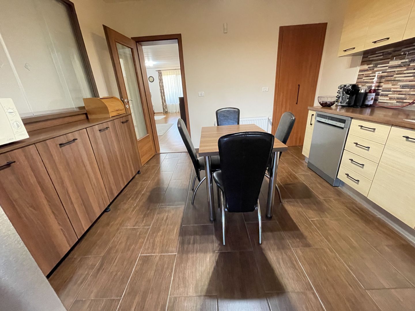 Casa moderna, frumos amenajata in zona Bogdanestilor - Poză 9