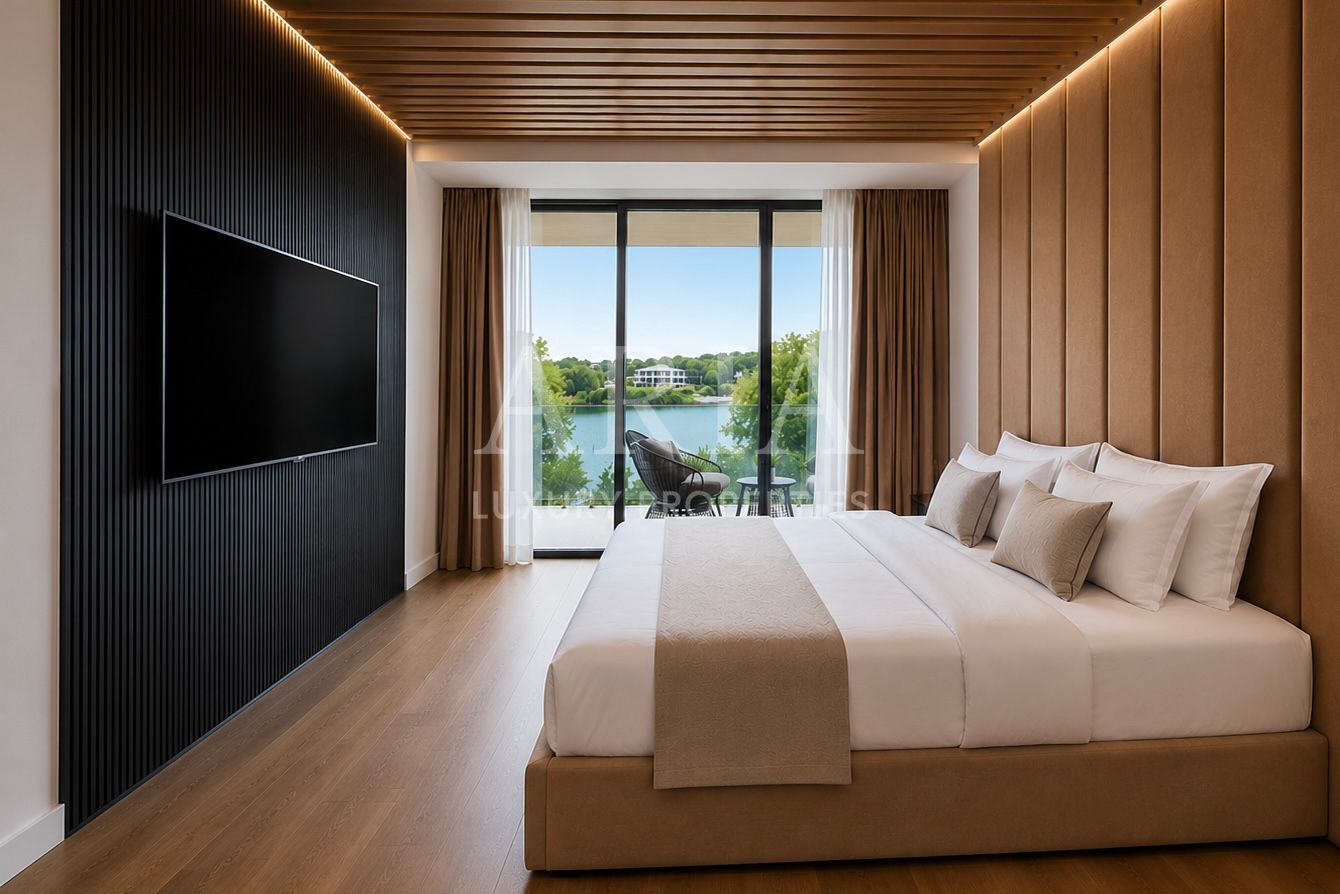 WATERFRONT VILLA | POOL - Poză 7