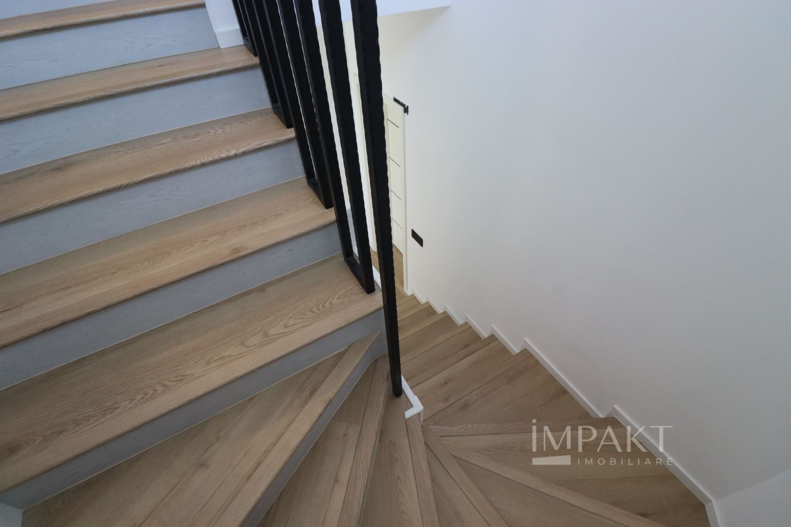 Duplex superb la vanzare, finisat, mobilat, utilat, situat in Chinteni - Poză 12