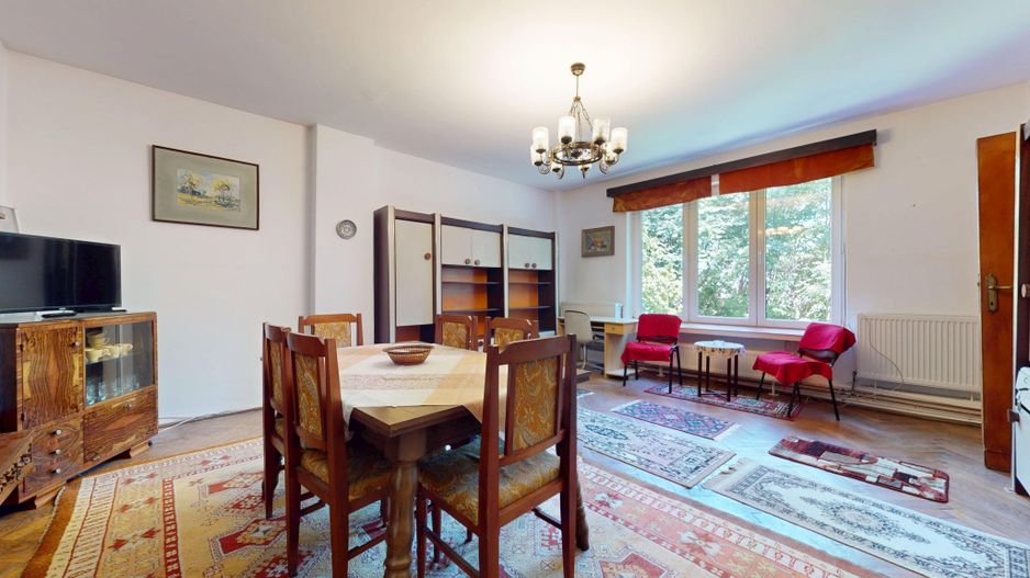 Apartament 2 ,5 camere,  cu gradina,  in centrul orasului Brasov - Poză 1