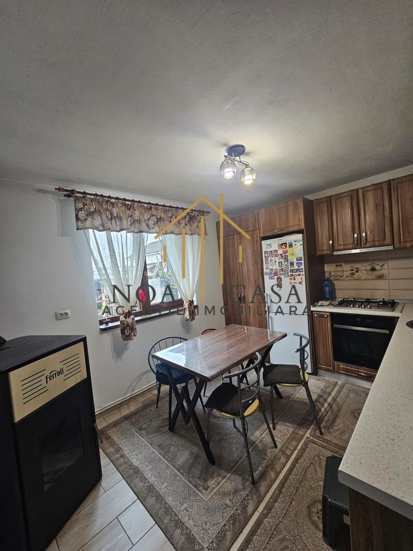 Casă / Vilă cu 5 camere de vânzare în Preajba - Poză 5