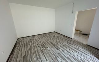 Apartament in Villa. Spatios. Disponibil imediat. Terasa verde - Poză 3