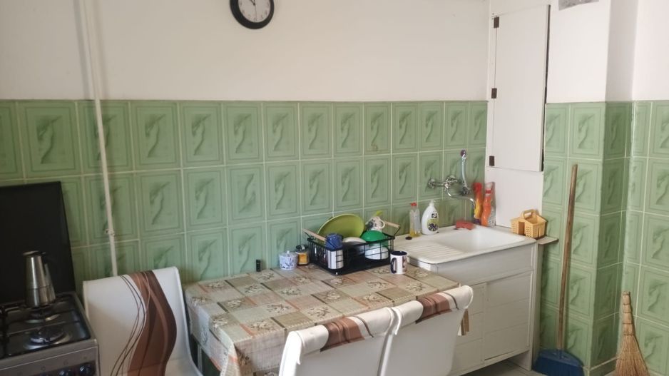 Apartament 4 camere, etaj 3, mobilat și utilat, zona DECEBAL; - Poză 3
