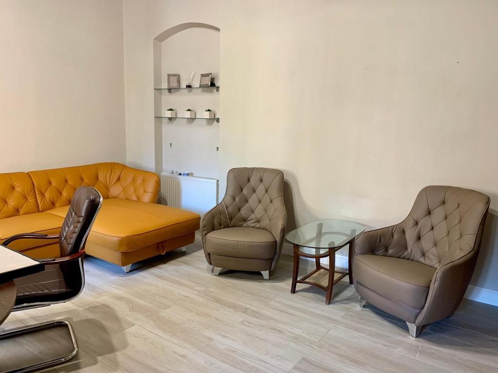 Birou ultracentral, pe Revoluției, cu loc de parcare - Poză 4