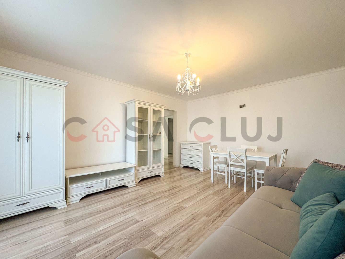 Apartament superb cu 3 camere, zona Big Belly / Platinia ! - Poză 2