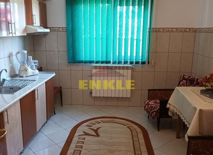Vila 240 mp , situata la Ciusmea, pret 190000 euro neg - Poză 7