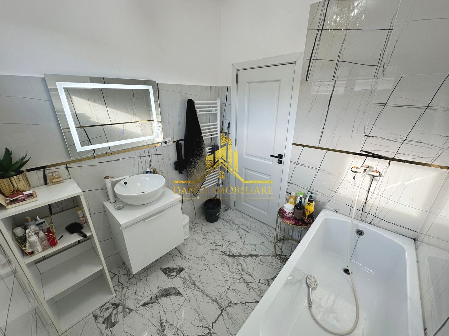 Casa individuala, 5 camere, mobilata lux, utrafinisata, Chinteni - Poză 33