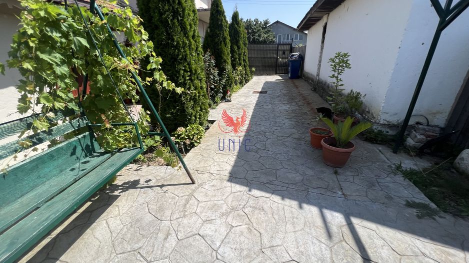 Casa Impartita in 3 Apartamente, Bariera Valcii - Poză 7