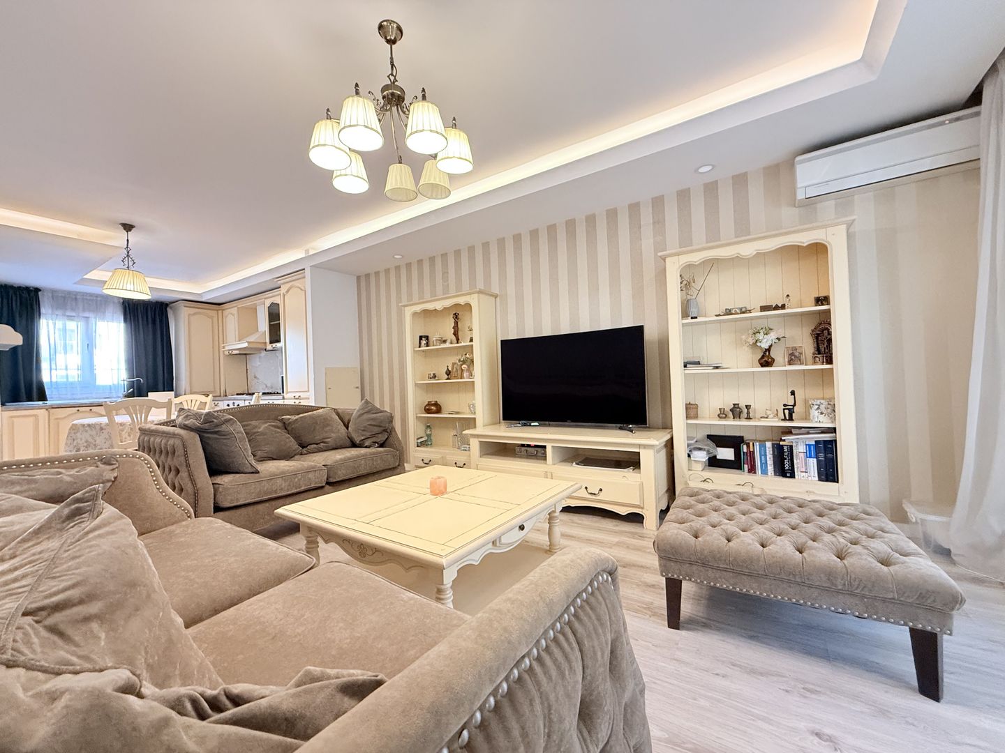 Vila cu 2 dormitoare si 3 bai | Cosmopolis | aproape de Mall | Piscina - Poză 22