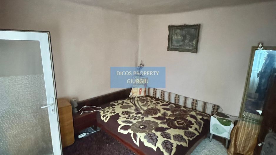 De vânzare casă cu 4 camere, garaj - Poză 12